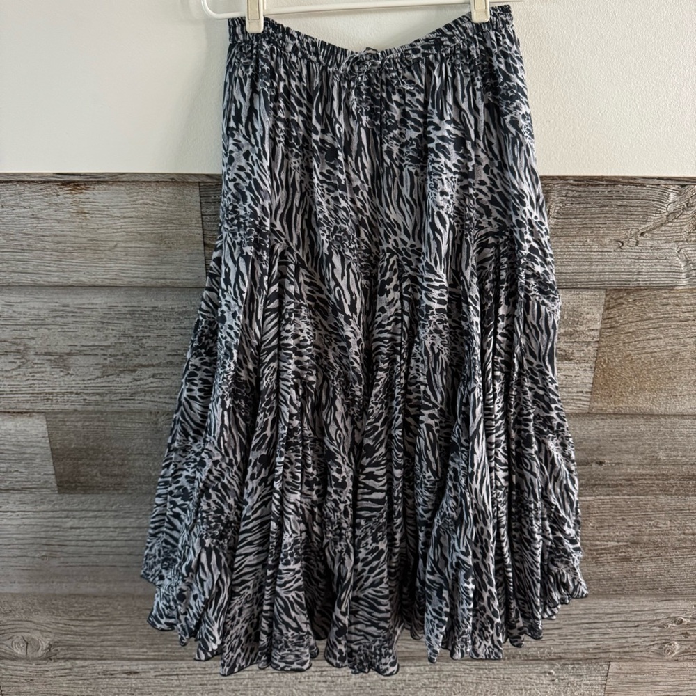 Avenue by Jessica London tiered layered animal-print skirt size 16 (B1)